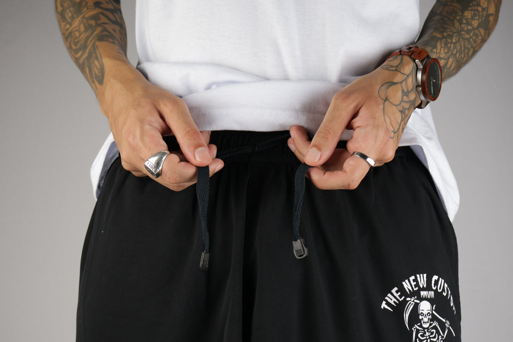 Short Skull Skateboard